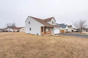 2020 Dawn Ln, Zion, IL 60099 - Photo 29