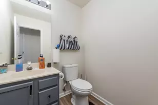 2020 Dawn Ln, Zion, IL 60099 - Photo 15