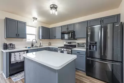 2020 Dawn Lane, Zion, IL 60099 - Photo 9