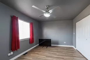 2020 Dawn Ln, Zion, IL 60099 - Photo 21