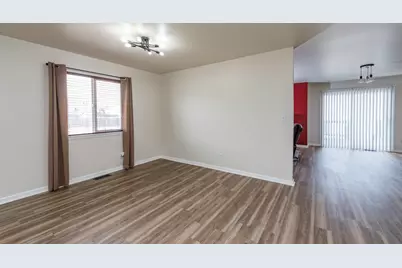 2020 Dawn Lane, Zion, IL 60099 - Photo 5