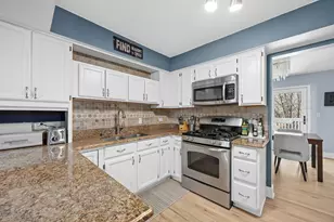 907 Thornwood Ct, Saint Charles, IL 60174 - Photo 15