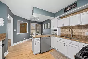 907 Thornwood Ct, Saint Charles, IL 60174 - Photo 11