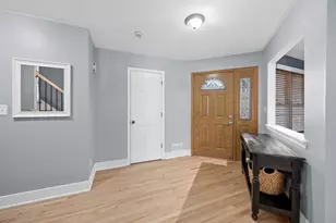 907 Thornwood Ct, Saint Charles, IL 60174 - Photo 5