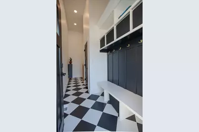 238 N Geneva Avenue, Elmhurst, IL 60126 - Photo 15