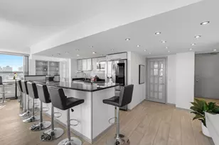 1255 N Sandburg Terrace, Chicago, IL 60610 - Photo 5