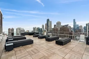 1255 N Sandburg Terrace, Chicago, IL 60610 - Photo 27