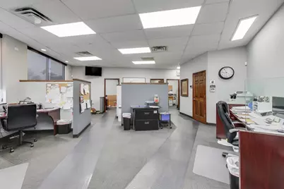 5696 N Milwaukee Avenue, Chicago, IL 60646 - Photo 3