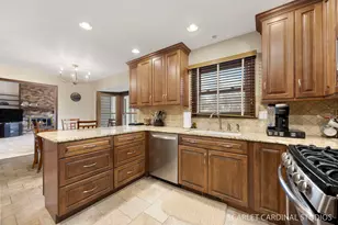 191 Cassin Rd, Naperville, IL 60565 - Photo 5