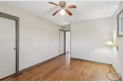 6890 N Loron Avenue, Chicago, IL 60646 - Photo 25