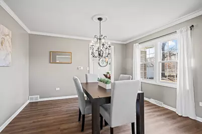 1320 N Douglas Avenue, Arlington Heights, IL 60004 - Photo 11