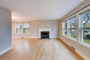 627 Pleasant Ave, Highland Park, IL 60035 - Photo 5