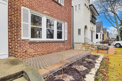 627 Pleasant Avenue, Highland Park, IL 60035 - Photo 3