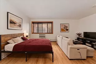 561 W Stratford Pl, Chicago, IL 60657 - Photo 3