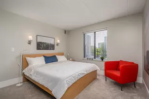 637 E Woodland Park Ave, Chicago, IL 60616 - Photo 9