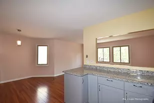 374 Juniper Tree Ct, Hoffman Estates, IL 60169 - Photo 9