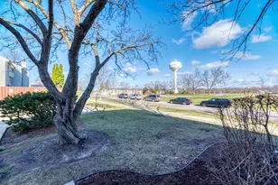 7583 Waterford Dr, Hanover Park, IL 60133 - Photo 21