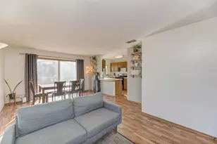 7583 Waterford Dr, Hanover Park, IL 60133 - Photo 5