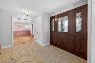 11N080 Juliet Dr, Elgin, IL 60124 - Photo 7