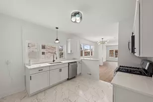 9319 S Merrill Ave, Chicago, IL 60617 - Photo 9