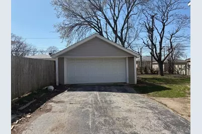 9520 S Sacramento Avenue, Evergreen Park, IL 60805 - Photo 3