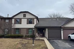 373 Ferndale Ct, Schaumburg, IL 60193 - Photo 1