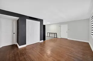 8701 S Sacramento Ave, Evergreen Park, IL 60805 - Photo 17