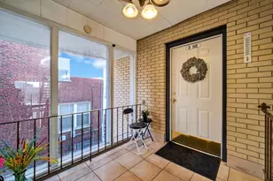 8701 S Sacramento Ave, Evergreen Park, IL 60805 - Photo 5