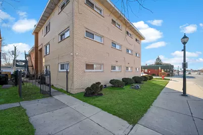 8701 S Sacramento Avenue #2SE, Evergreen Park, IL 60805 - Photo 3