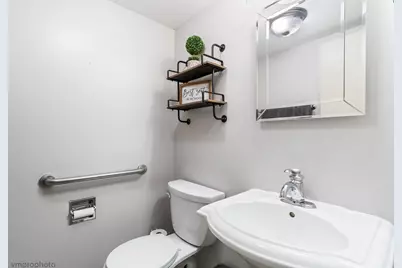 832 Kansas Street, Carol Stream, IL 60188 - Photo 9