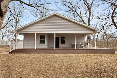 204 S Henry Street, Ashkum, IL 60911 - Photo 1