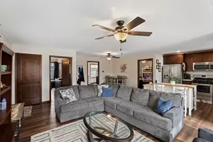 204 S Henry St, Ashkum, IL 60911 - Photo 5