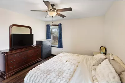 204 S Henry Street, Ashkum, IL 60911 - Photo 9