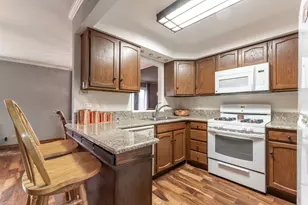 1678 Cove Ct, Naperville, IL 60565 - Photo 9