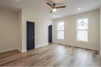 1013 W 18th Place, Chicago, IL 60608 - Photo 9