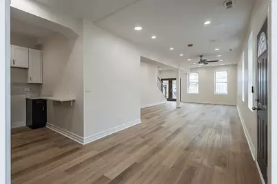 1013 W 18th Place, Chicago, IL 60608 - Photo 3