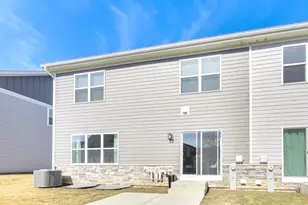 327 Lasalle Ln, Buffalo Grove, IL 60089 - Photo 5