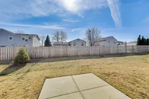 327 Lasalle Ln, Buffalo Grove, IL 60089 - Photo 3