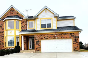 829 Clover Ridge Ln, Itasca, IL 60143 - Photo 1