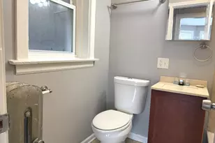 7615 S Kingston Ave, Chicago, IL 60649 - Photo 5