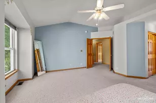 158 Edgewater Ln, Sugar Grove, IL 60554 - Photo 17