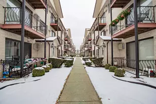 5151 N East River Rd, Chicago, IL 60656 - Photo 3