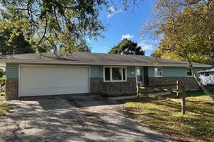 2721 Cascade Dr, Rockford, IL 61109 - Photo 1