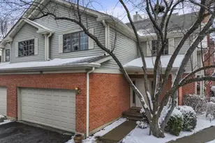 219 Village Dr, Mount Prospect, IL 60056 - Photo 3