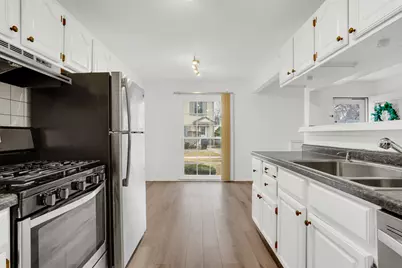 1120 Mount Vernon Court #C, Wheaton, IL 60189 - Photo 7