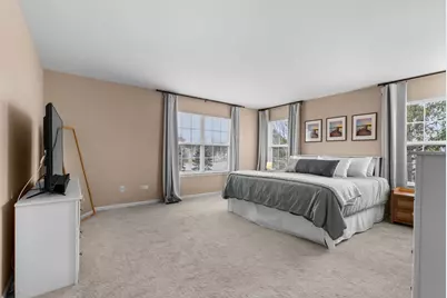 810 Oak Hollow Road, Crystal Lake, IL 60014 - Photo 11