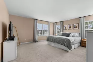 810 Oak Hollow Rd, Crystal Lake, IL 60014 - Photo 11