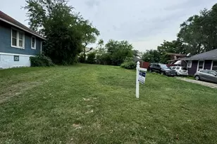 330 East Ave, La Grange, IL 60525 - Photo 1