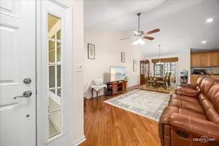 53 Tall Grass Ct, Streamwood, IL 60107 - Photo 3