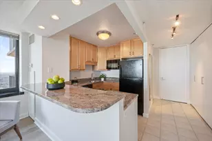 3660 N Lake Shore Dr, Chicago, IL 60613 - Photo 13